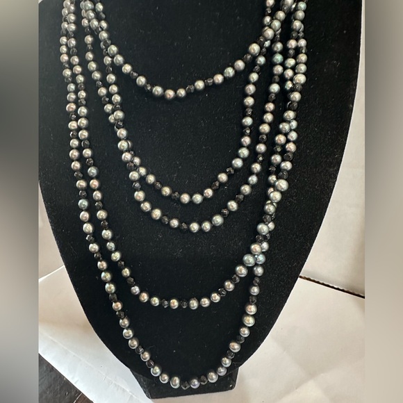 Pearl and garnet flapper length 100” necklace - Picture 2 of 9